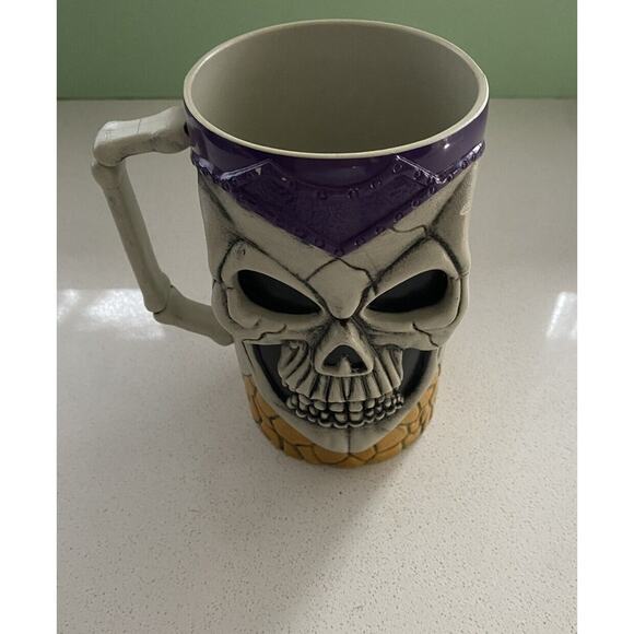 24 oz Molded Plastic Skull Cup Mug Halloween Goth Pirate Easter Unlimited INC - Picture 1 of 5